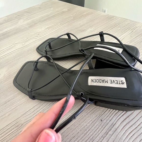 FINAL SALE-Steve Madden- Claremont sandal in black size 9 - Picture 8 of 10